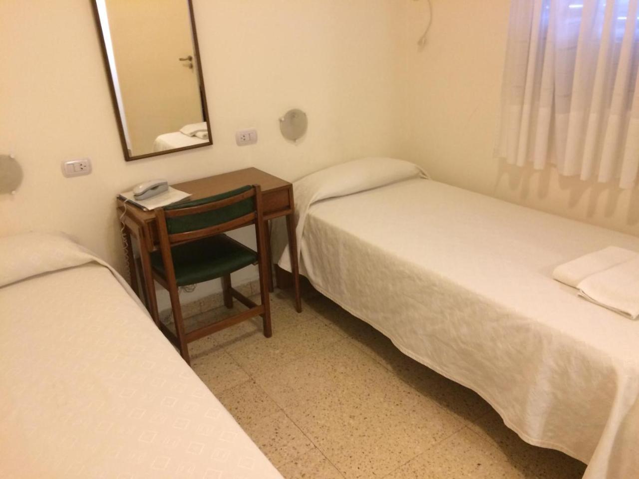 Hotel Pico General Pico Extérieur photo