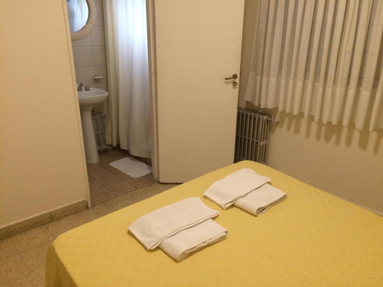 Hotel Pico General Pico Extérieur photo